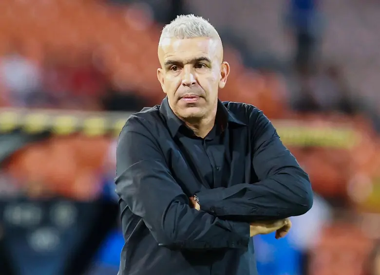 El técnico antioqueño Andrés Orozco, de 46 años, ha logrado crear una idea de juego eficiente con el Envigado durante el segundo semestre de 2025. Ha estado vinculado a la cantera del club. Foto: Manuel Saldarriaga Quintero.