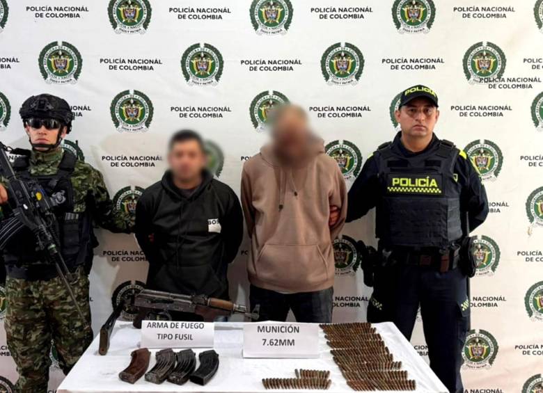 Alias Chuky y alias Ángel fueron capturados en flagrancia, según las autoridades. Foto: Policía Antioquia