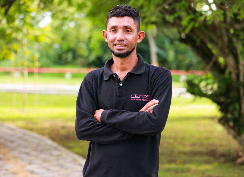 José Octavio Zapata, estudiante de la Técnica en Producción Agrícola con énfasis en Palma en Cesde. Foto MANUEL SALDARRIAGA. José Octavio Zapata, estudiante de la Técnica en Producción Agrícola con énfasis en Palma en Cesde. Foto MANUEL SALDARRIAGA.