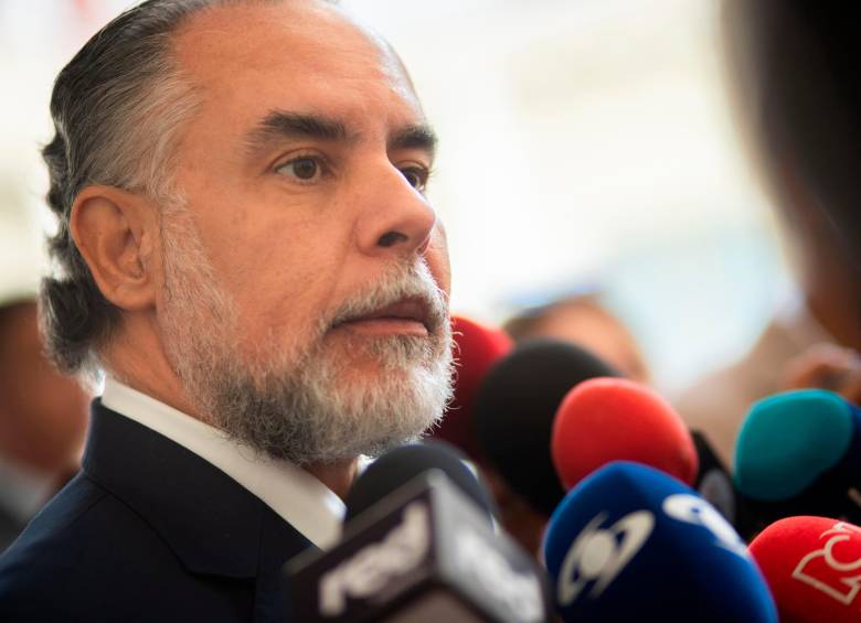 El ministro eespondió a las críticas de sectores políticos y gremiales. “Que se pongan en la nueva era”, dijo Benedetti. FOTO: MININTERIOR