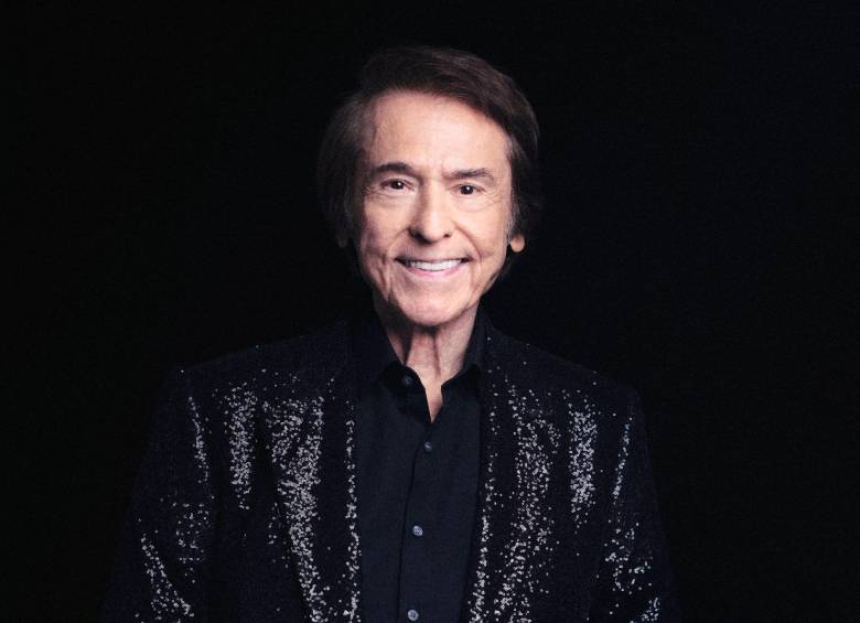 Raphael, leyenda de la canción melódica, recibirá el homenaje como Persona del Año durante la gala previa a los Latin Grammy 2025 en Las Vegas. FOTO cortesía Latin Grammy