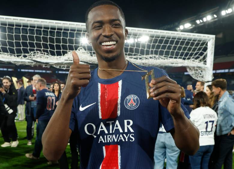 El ecuatoriano Willian Pacho se coronó campeón con el PSG de la Champions League, el primero de su país en alcanzar esta hazaña. FOTO: GETTY
