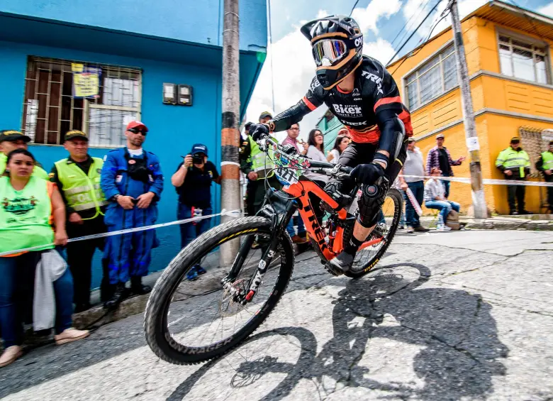 Carlos Andrés y sus habilidades en down hill. FOTO CORTESÍA