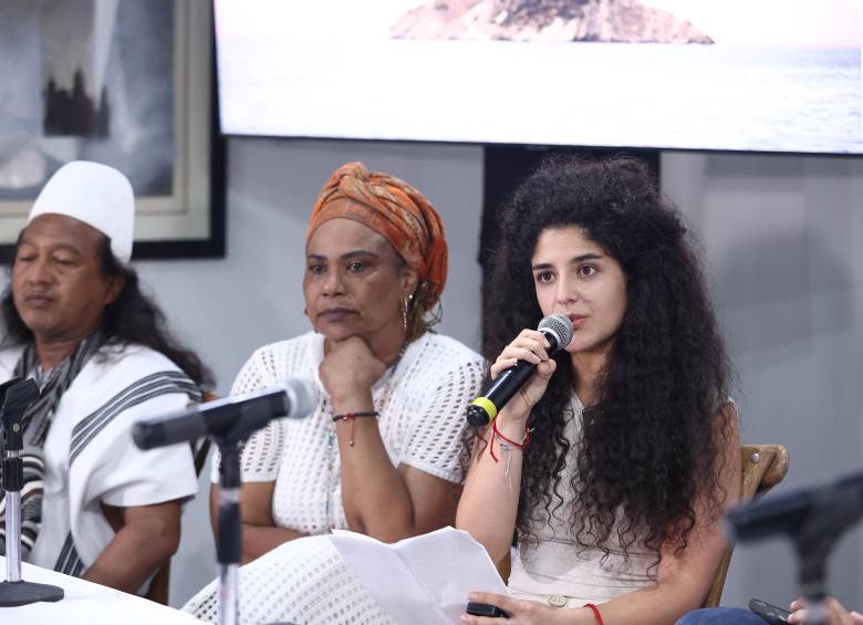 La ministra de las Culturas, Yannai Kadamani Fonrodona, durante la rueda de prensa en el Claustro San Juan Nepomuceno de Santa Marta, donde presentó la programación oficial. FOTO Colprensa