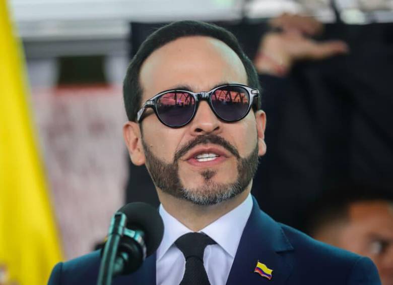 Abelardo De La Espriella presentó en Cali un balance de las inversiones para la reconstrucción tras el terremoto y criticó la gestión del gobierno de Gustavo Petro. FOTO: Colprensa.
