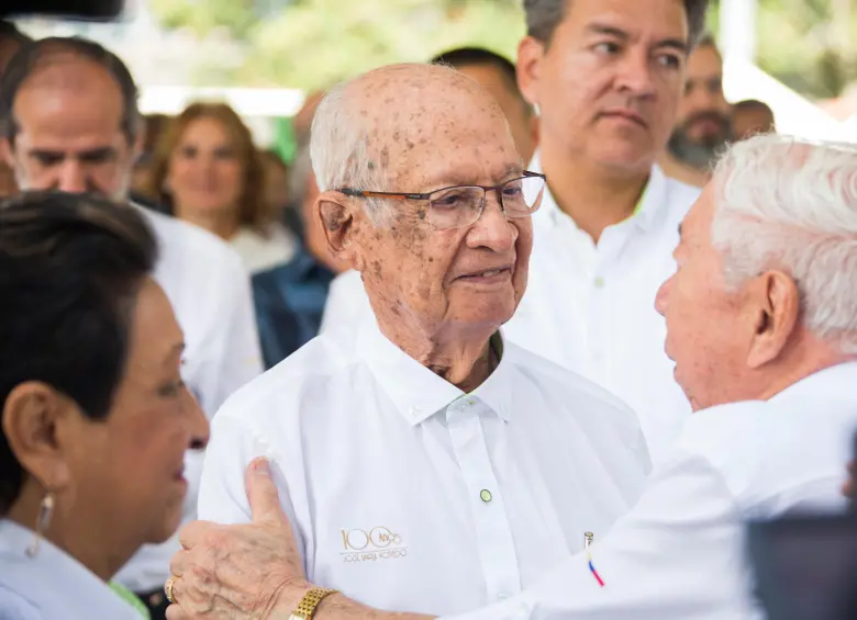 Don José María Acevedo cumplió 106 años el pasado 2 de agosto. FOTO: Archivo EL COLOMBIANO, Carlos Velásquez Don José María Acevedo cumplió 106 años el pasado 2 de agosto. FOTO: Archivo EL COLOMBIANO, Carlos Velásquez