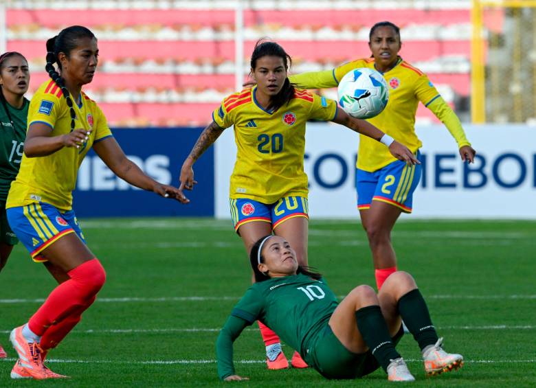 La delantera Linda Caicedo lideró la ofensiva de Colombia en el duelo ante Bolivia por la tercera fecha de la Liga de Naciones. FOTO AFP