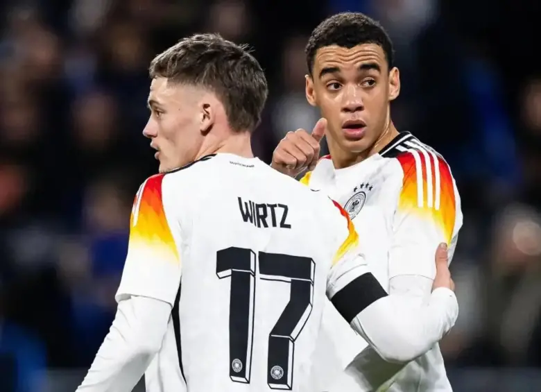 Florian Wirtz y Jamal Musiala jugando juntos en la Selección de Alemania. FOTO: SELECCIÓN DE ALEMANIA