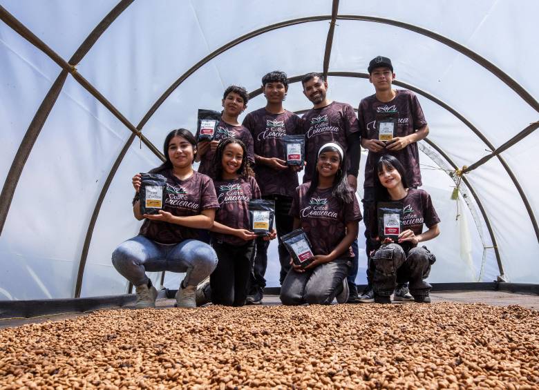 Los niños escogidos del proyecto son formados en el proceso del café, desde la siembra hasta la comercialización. FOTO Julio César Herrera