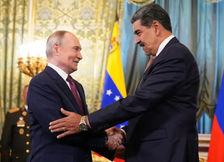 El presidente de Rusia, Vladímir Putin, y su homólogo, Nicolás Maduro. FOTO: Getty