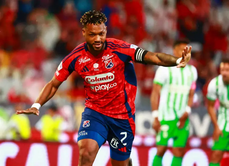 El lateral derecho del Medellín, Léyser Chaverra, anotó gol en el último clásico antioqueño. FOTO: MANUEL SALDARRIAGA