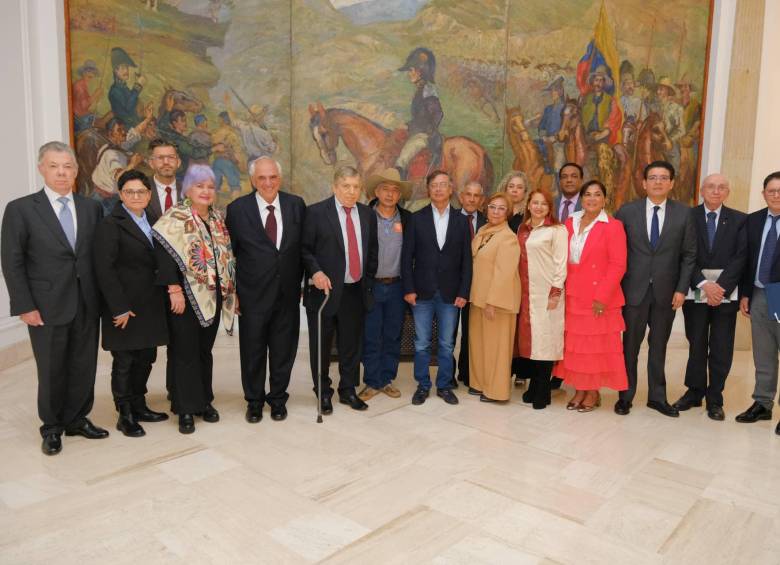 Reunión de la Comisión de Relaciones Exteriores. Asistieron los expresidente Juan Manuel Santos, Ernesto Samper y César Gaviria- Foto: Presidencia.