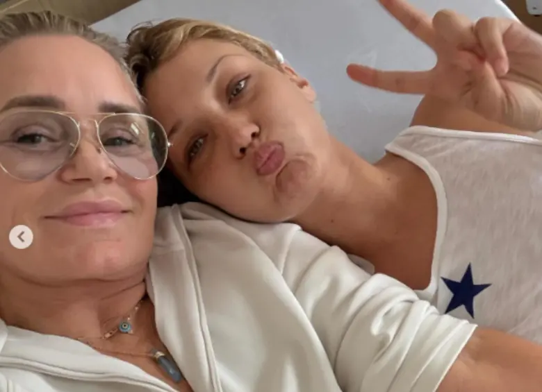 Bella ha sido acompañada por su familia durante todo el proceso con su enfermedad. Su madre, la más pendiente. FOTO: Redes sociales @yolanda.hadid