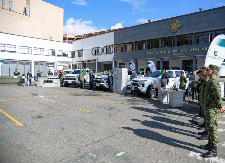 Dotación entregada por la Gobernación de Antioquia a la fuerza pública. FOTO: Cortesía Gobernación de Antioquia