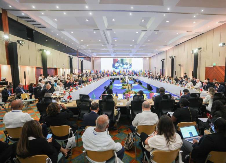 En la apertura, que contó con la participación de los mamos de la Sierra Nevada, el presidente Petro destacó la necesidad de reformar los mecanismos de decisión del bloque para hacerlo más ágil. FOTO AFP Y PRESIDENCIA