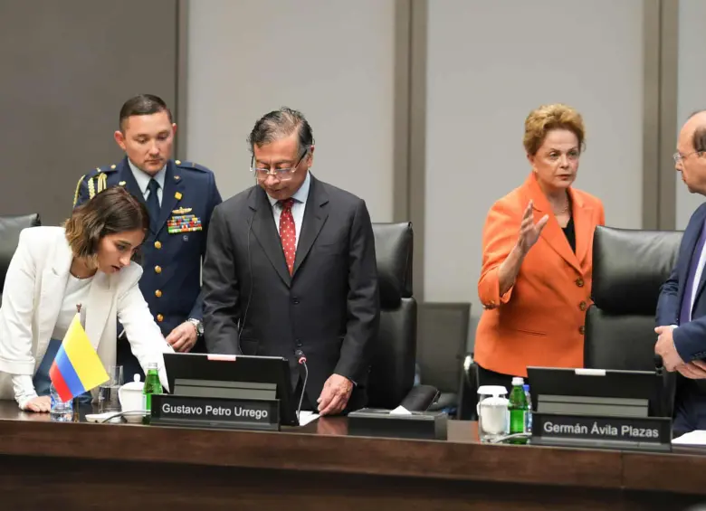 Según Sarabia, los ministros que no estaban citados al encuentro “estuvieron acompañando en otra sala atendiendo y esperando”. FOTO: Presidencia