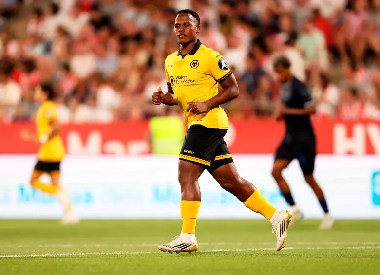 El futbolista colombiano Jhon Arias utiliza el número 10 del Wolverhampton de Inglaterra . FOTO: GETTY