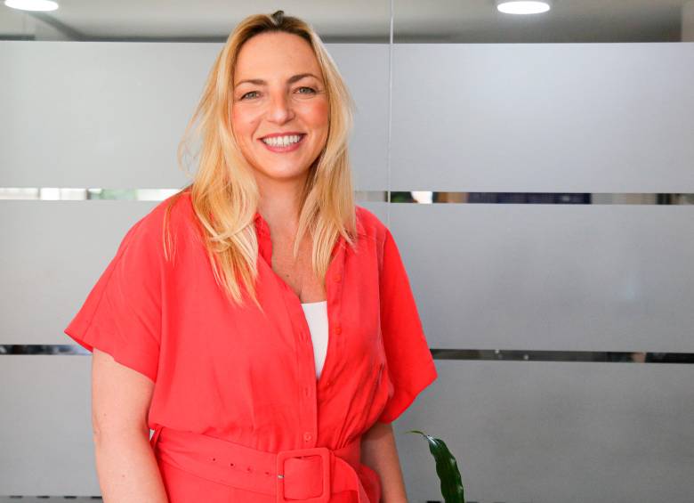 Lucía Galán, conocida como Lucía, mi pediatra, ha convertido su experiencia en consulta y maternidad en una guía completa para acompañar a madres y padres en cada etapa de la crianza. FOTOS Colprensa
