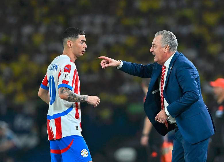 El técnico argentino Gustavo Alfaro dirigió su primer partido al frente de Paraguay el 6 de septiembre de 2024, en la séptima jornada. Hoy, 272 días después, los guaraníes no conocen la derrota. FOTO GETTY