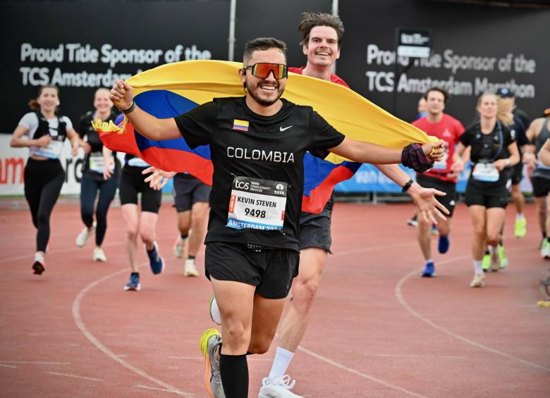 Kevin Bohórquez en la maratón de Ámsterdam, en Países Bajos.