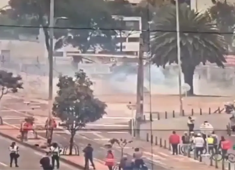 En Video | Disturbios en la Universidad Nacional bloquean el tráfico durante horas; aparecieron panfletos de dos organizaciones 