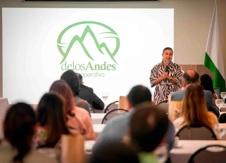 Asamblea en Medellín aprobó, por unanimidad, el acuerdo que permitirá reactivar la Cooperativa de Andes tras cinco años de intervención. Casi 4.000 familias cafeteras esperan que esta reactivación marque el inicio de una recuperación económica en el Suroeste. FOTO Cortesía.