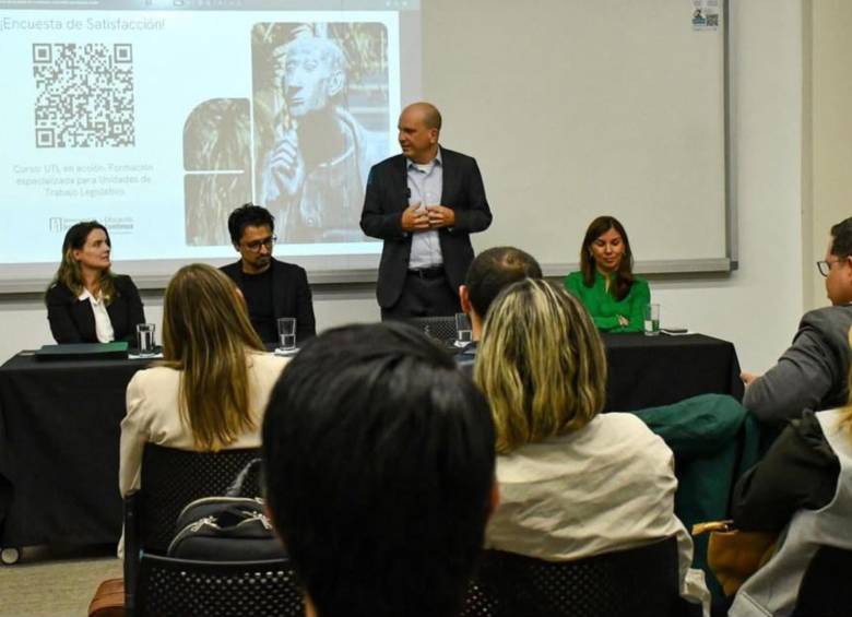 Más de 130 integrantes de las Unidades de Trabajo Legislativo (UTL) completaron o avanzan en un riguroso ciclo formativo impulsado por la academia y el sector privado. FOTO: Cortesía Universidad de los Andes