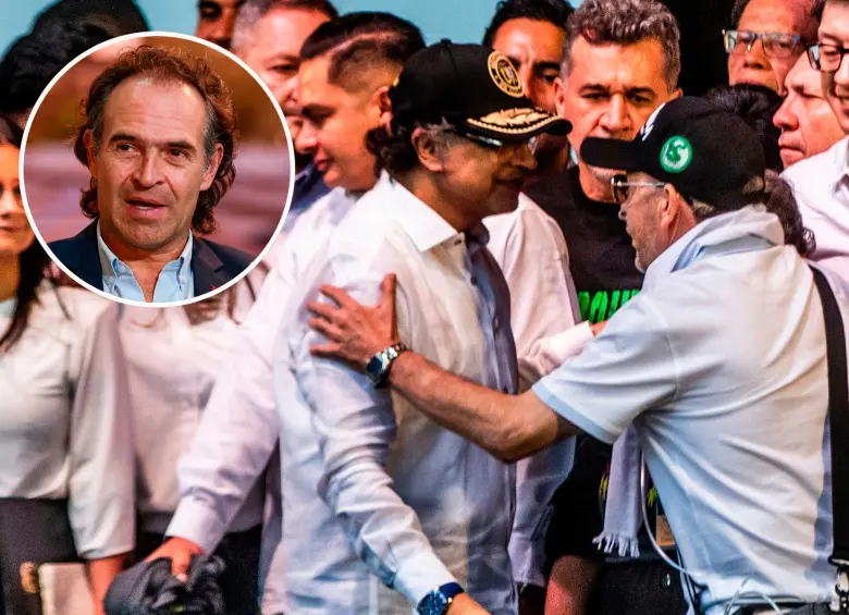 El presidente Gustavo Petro y José Leonardo Muñoz Martínez, alias Douglas, este sábado en Medellín. FOTOS: EL COLOMBIANO