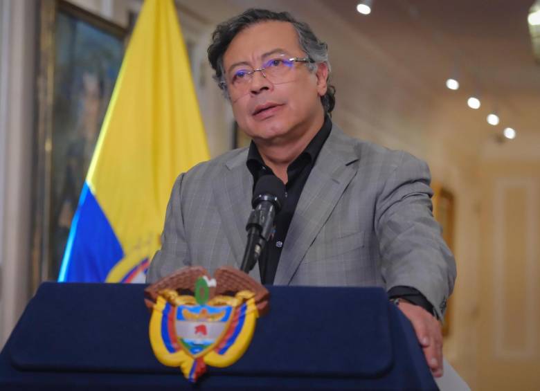 El mandatario advirtió que mientras el proceso no avance, las EPS seguirán quebrándose y dijo que no iba a salvarlas. FOTO: Redes sociales @infopresidencia