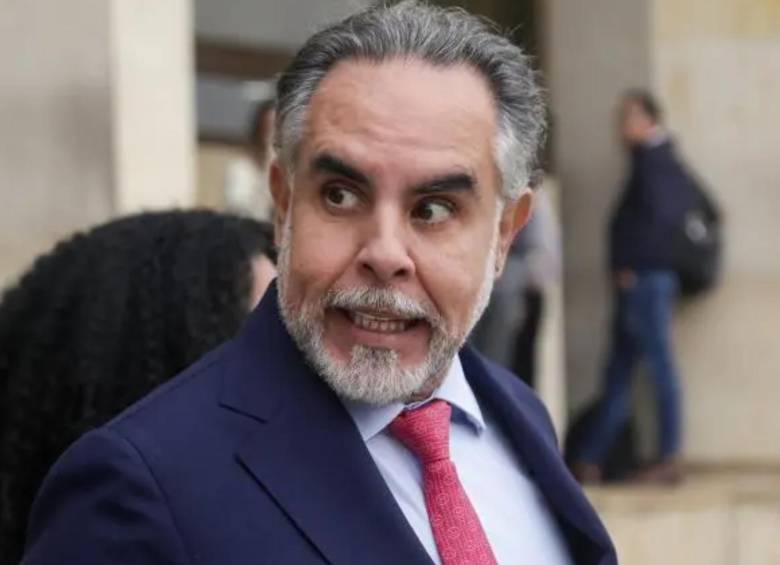 El ministro reaccionó con insultos contra la magistrada Cristina Lombana después de denunciar que su mansión en Puerto Colombia fue allanada por orden de la Corte Suprema de Justicia. FOTO: Colprensa