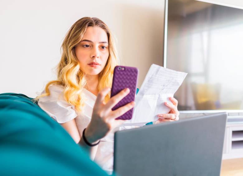 Los operadores móviles ofrecen planes con privilegios como acceso a Facebook, WhatsApp y otras aplicaciones sin consumir datos. Foto: GETTY