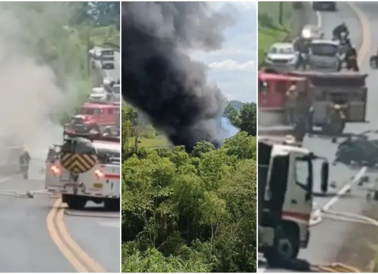 El choque generó un incendio de grandes proporciones que consumió gran parte del automóvil. FOTO: Captura de video redes sociales