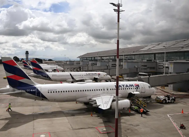 Seis aerolíneas cancelaron este sábado 22 de noviembre sus conexiones con Venezuela. FOTO: AFP