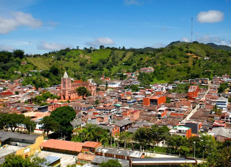 Las calles del municipio de San Roque, en el Oriente antioqueño. FOTO: Cortesía Antioquia Crítica Las calles del municipio de San Roque, en el Oriente antioqueño. FOTO: Cortesía Antioquia Crítica