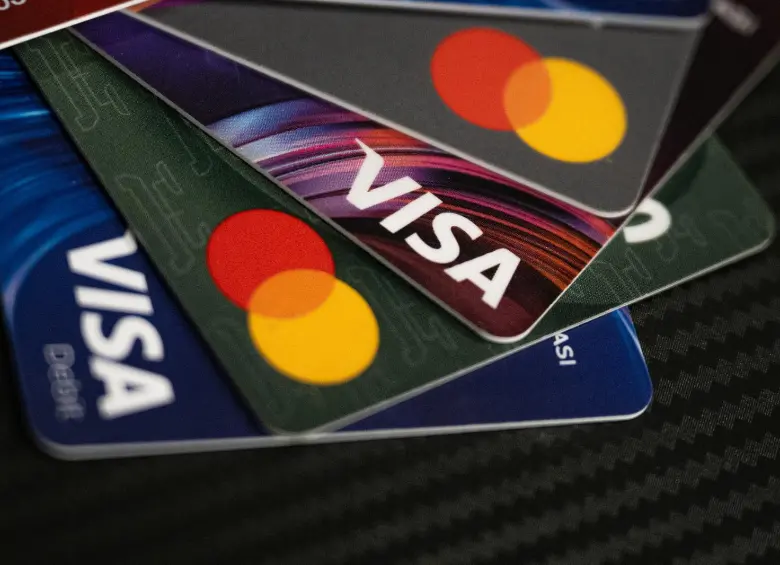 Así como Pix en Brasil redujo la relevancia de las tarjetas débito y ya compite con las de crédito, Bre-B está llamado a redefinir la relación entre consumidores, comercios, bancos y fintechs. FOTO: Getty.
