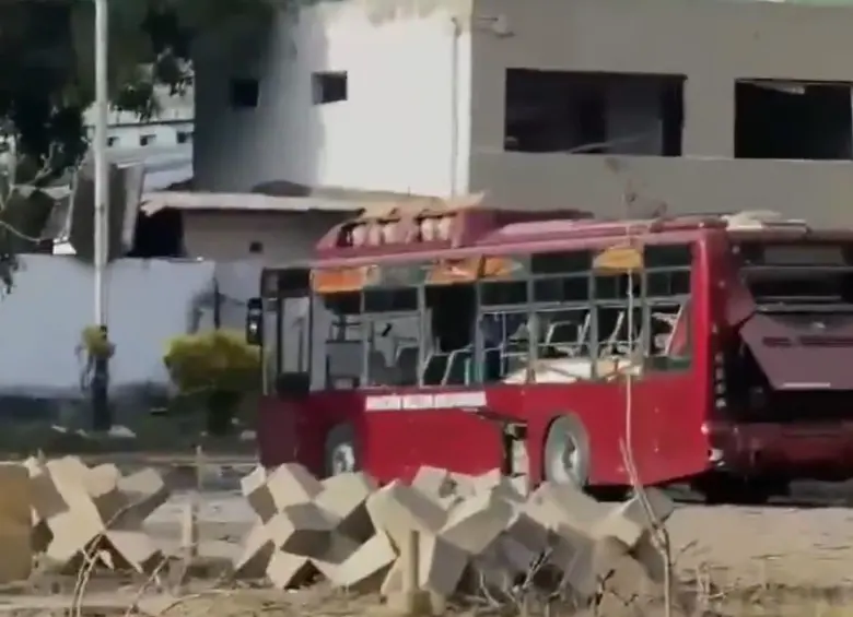 La base aérea La Carlota, en Caracas, quedó en ruinas tras la acción militar de Estados Unidos en la madrugada de este 3 de enero de 2026. FOTO: Captura de video 