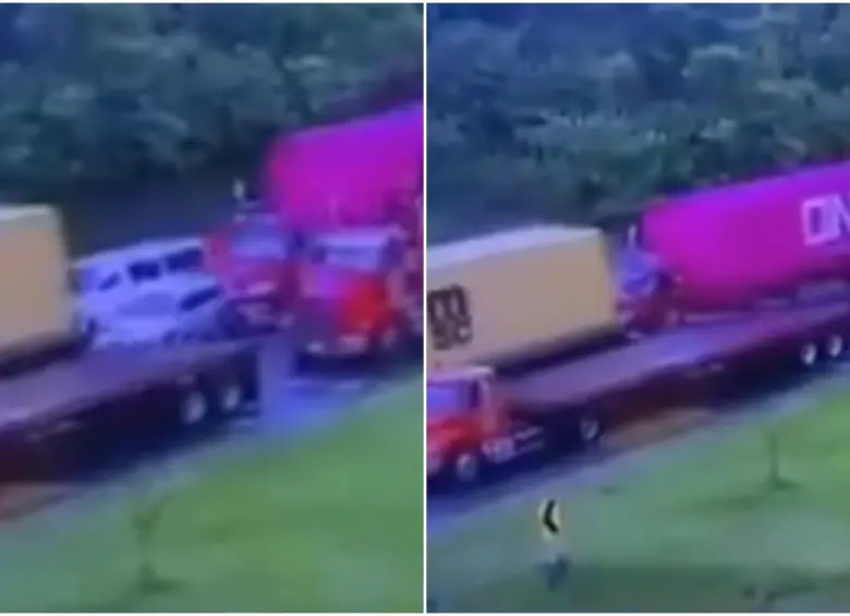 Momento en que el vehículo de color gris fue chocado por detrás por la tractomula y quedó aplastado con la que tenía en frente. FOTO: Captura video de redes sociales 