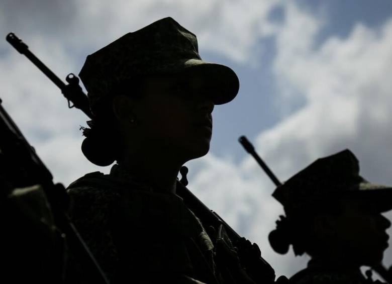 Mujeres militares. Foto: Colprensa - Mariano Vimos