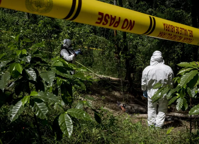 Los dos cuerpos sin vida fueron encontrados en el corregimiento de Altavista, Medellín. FOTO: El Colombiano