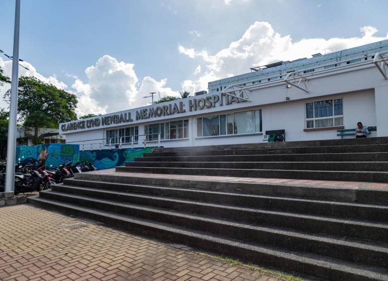 La ministra Ana María Vesga confirmó que un equipo especializado revisará las cuentas e irregularidades del Hospital Departamental de la isla. FOTO: Superintendencia Nacional de Salud.
