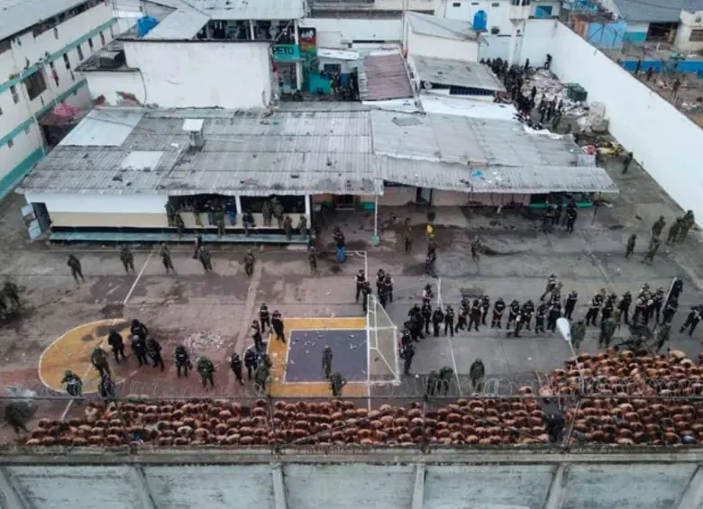 Fuerte enfrentamiento en una cárcel de Ecuador dejó 14 muertos y 14 heridos. FOTO: Tomada de las redes sociales 