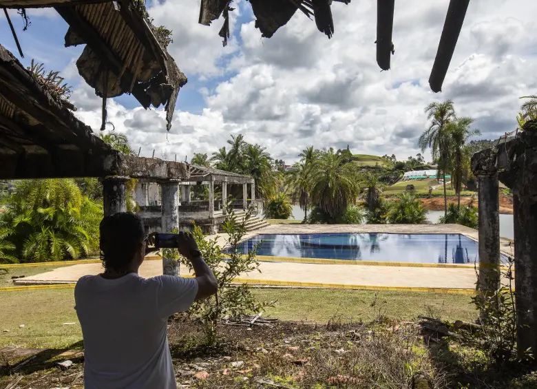 Finca 'La Manuela', una de las fincas de Pablo Escobar ubicada en Guatapé, actualmente utilizada para turismo por parte de un grupo de privados que arrendó la propiedad a la SAE. Foto: EL COLOMBIANO