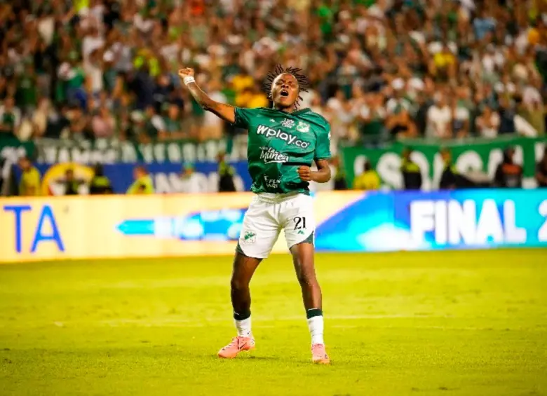 La futbolista vallecaucana Kelly Ibargüen logrará el récord, con tan solo 22 años de edad. FOTO: TOMADA DEL X DE @Deportivocalifemenino
