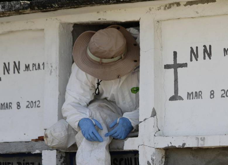 En la primera intervención en este cementerio de Caucasia se recuperaron 26 cuerpos. FOTO: UNIDAD DE BÚSQUEDA DE PERSONAS DADAS POR DESAPARECIDAS. 