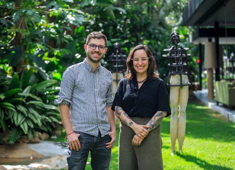Miguel Aguirre y Laura Restrepo Guzmán son autores jóvenes, publicados por el Fondo de Cultura Económica. FOTO camilo suárez