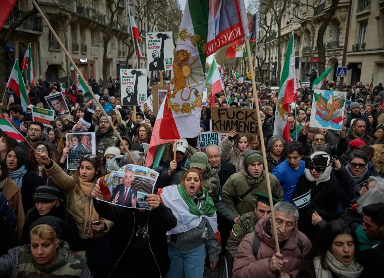 Al menos 192 manifestantes han muerto en la mayor ola de protestas contra la República Islámica en Irán en más de tres años, mientras aumentan las advertencias de que las autoridades estarían cometiendo una “masacre” para intentar controlar las manifestaciones. Foto: AFP