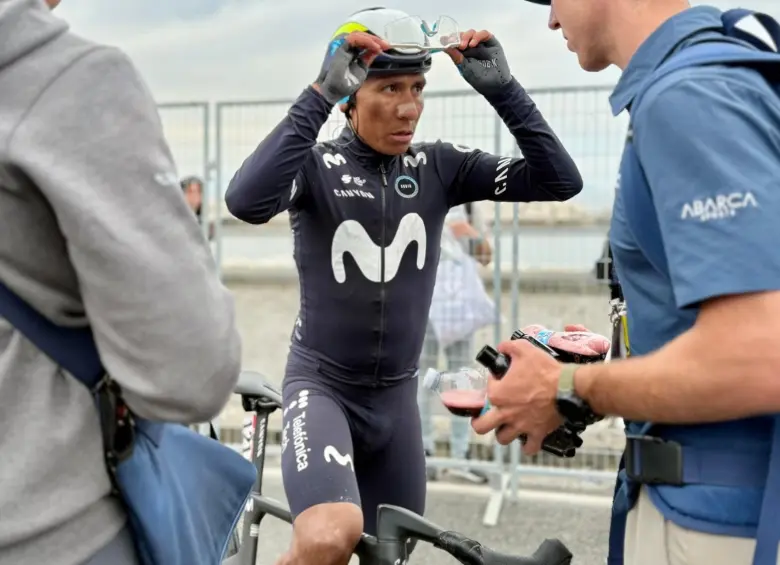 Nairo Quintana con el equipo Movistar en el Giro de Italia 2025. FOTO: Tomadas de X @Movistar_Team