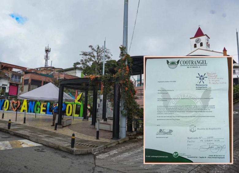 Imagen de referencia del municipio de Angelópolis donde ocurrieron los hechos. Adelante, la carta con la denuncia. Foto: Manuel Saldarriaga Quintero.
