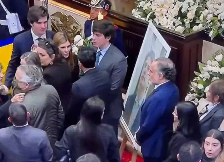  La cámara ardiente irá hasta el próximo miércoles a la media mañana, cuando el féretro será llevado a la Catedral Primada a los oficios religiosos. Foto: captura de video