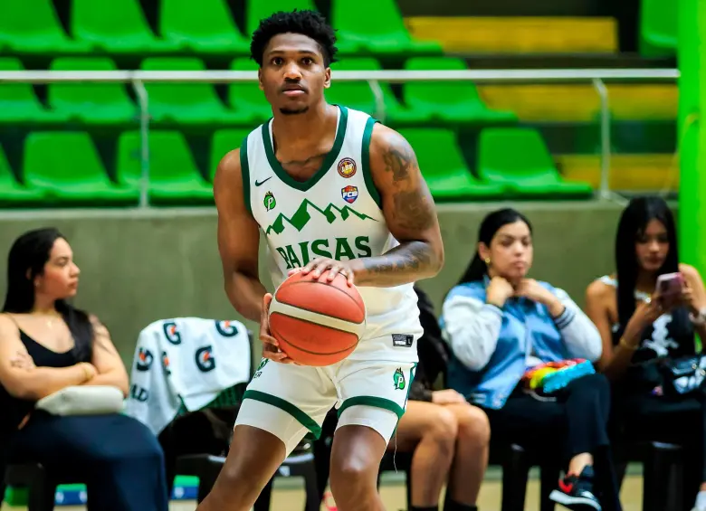 El norteamericano Brandon Weatherspoon le aporta a Paisas efectividad en los lanzamientos de tres puntos. FOTO camilo suárez 